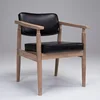 Pata Vintage de Cuero Negro