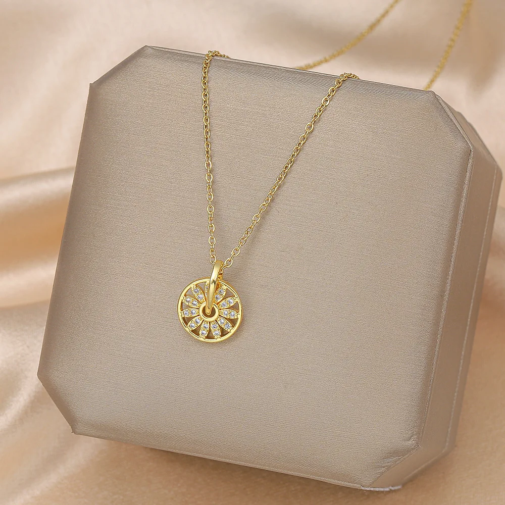 Midnight Clover Stainless Steel Necklace main image 0