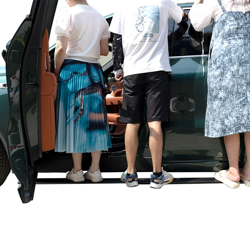 Auto Parts and Accessories Quality Side Pedal Waterproof Electric Side Steps Pedal for TOYOTA HIACE manufacture