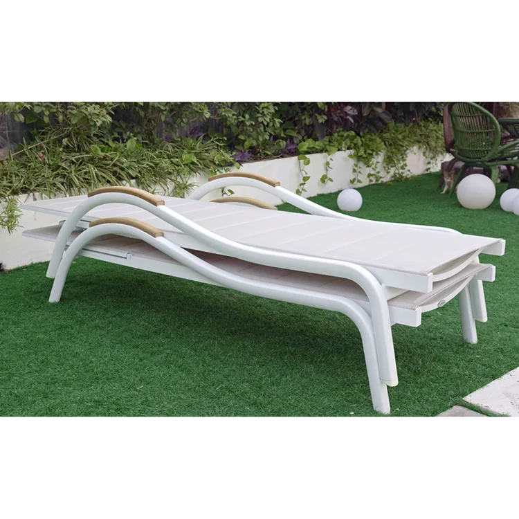 Best Price Custom White Folding Portable Luxury Furniture Indoor Pool Low Seat Sun Bed Lounger Chair For Picnic Beach