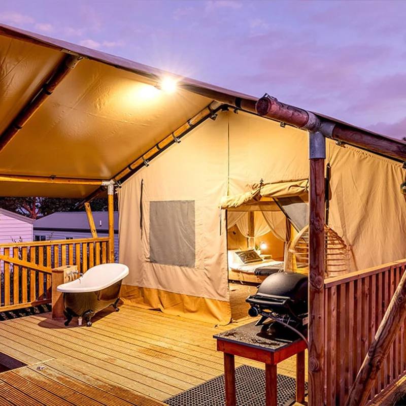 muis in de tent Mountain Star 3 Person Set GP Small Poles:Used Poles green house Tambu Husir Familien Tunnelzelt serving as a sunshade