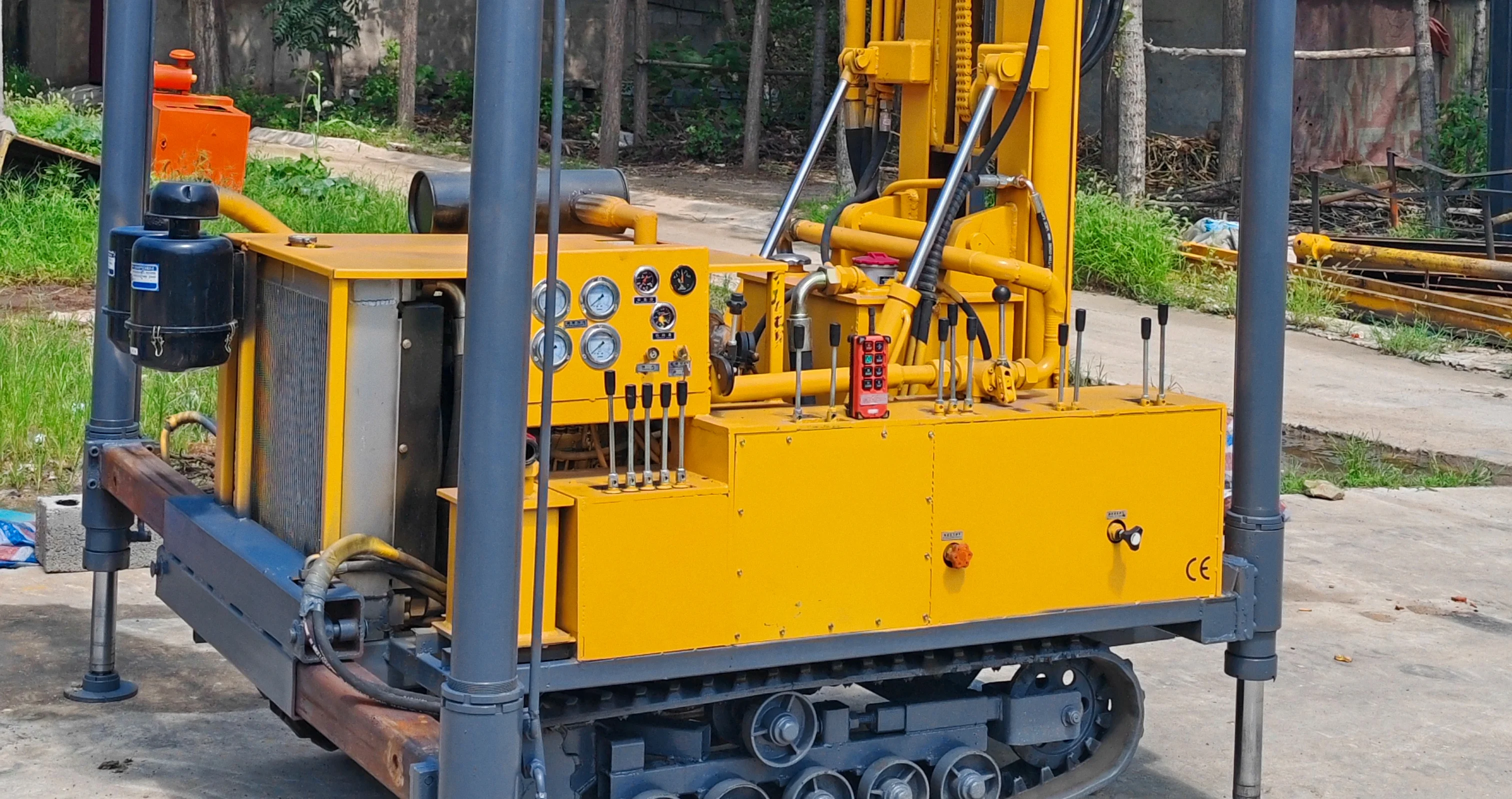 Macmax Crawler Type Hydraulic 160m Pneumatic Drill Machine Portable Rock Water Well Drill Rig