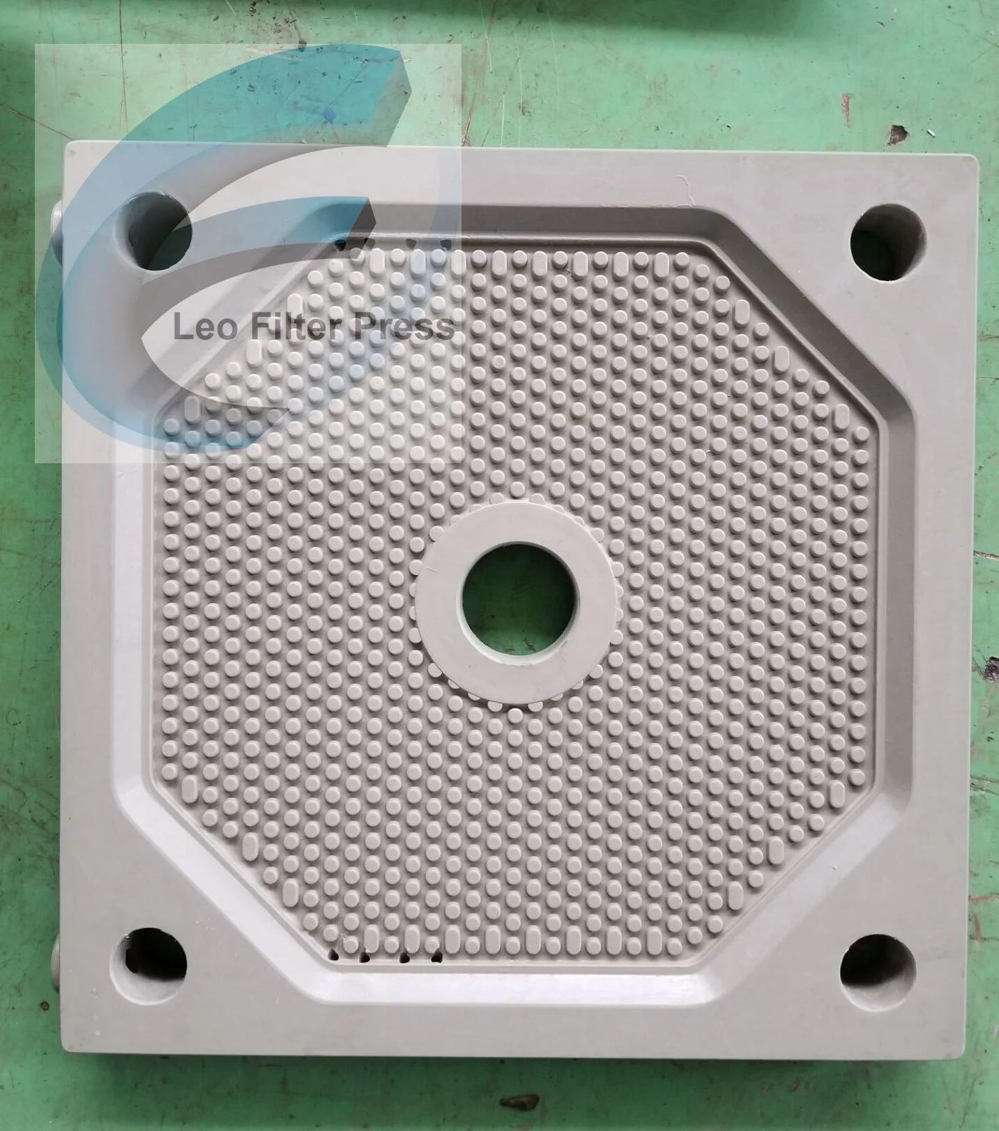 Плиты камерного фильтр пресса. Фильтровальные плиты putsch. Мембранная плита для фильтр пресса. Пластины для пресс фильтра. Фильтровальные плиты для фильтр-пресса.