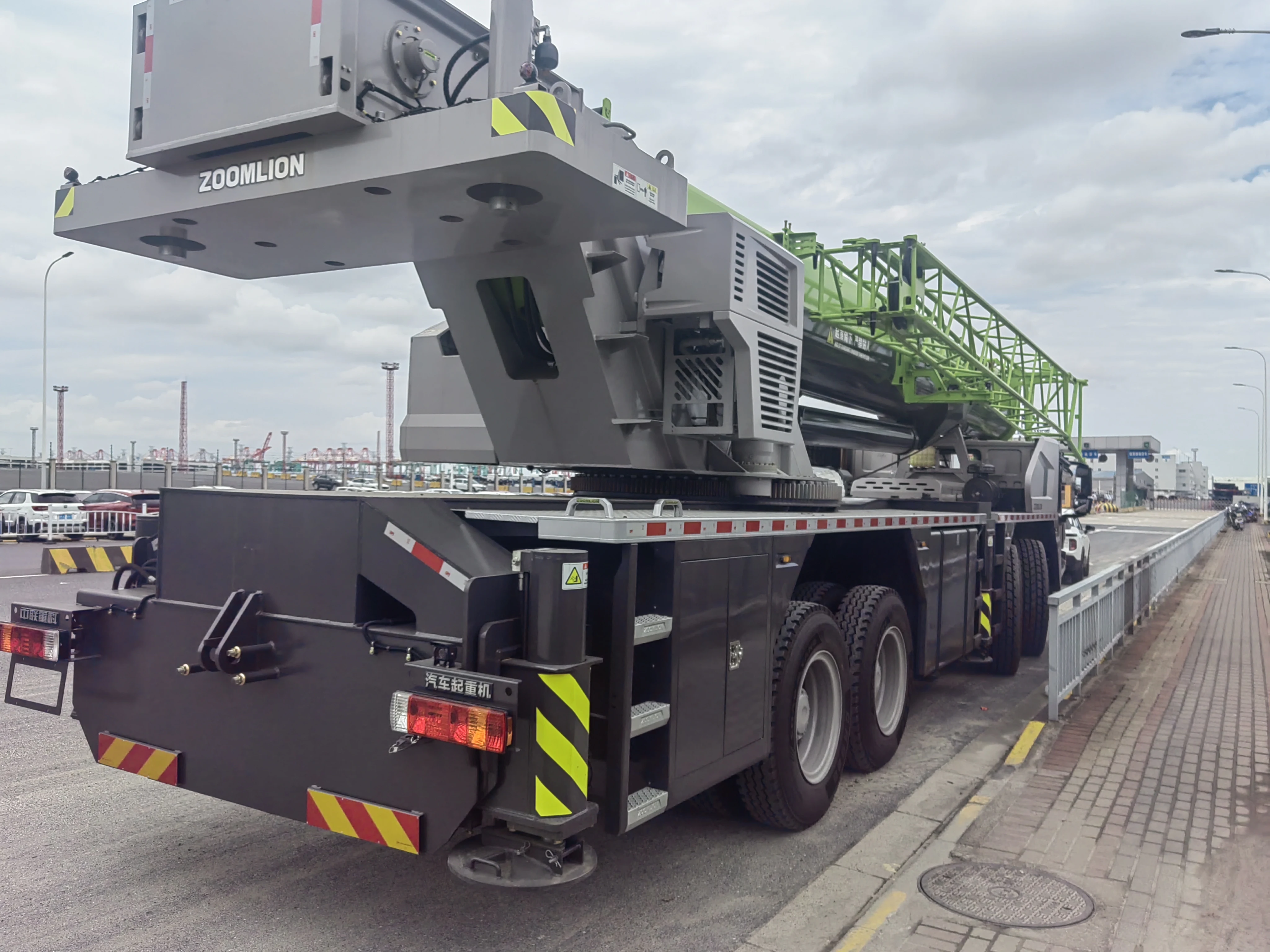 2024 ZOOMLION 80 Ton Truck Crane ZTC801V562 - High Efficiency