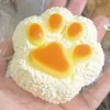 Pata de gato de bola de arroz
