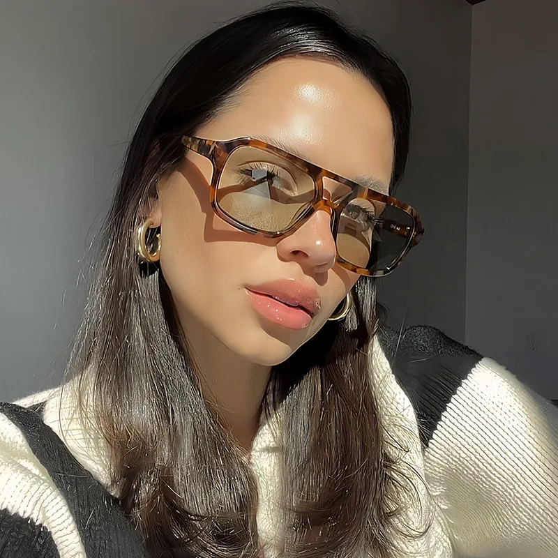 Classic Retro 90s Square Sunglasses - Fashionable & UV400 display picture 1