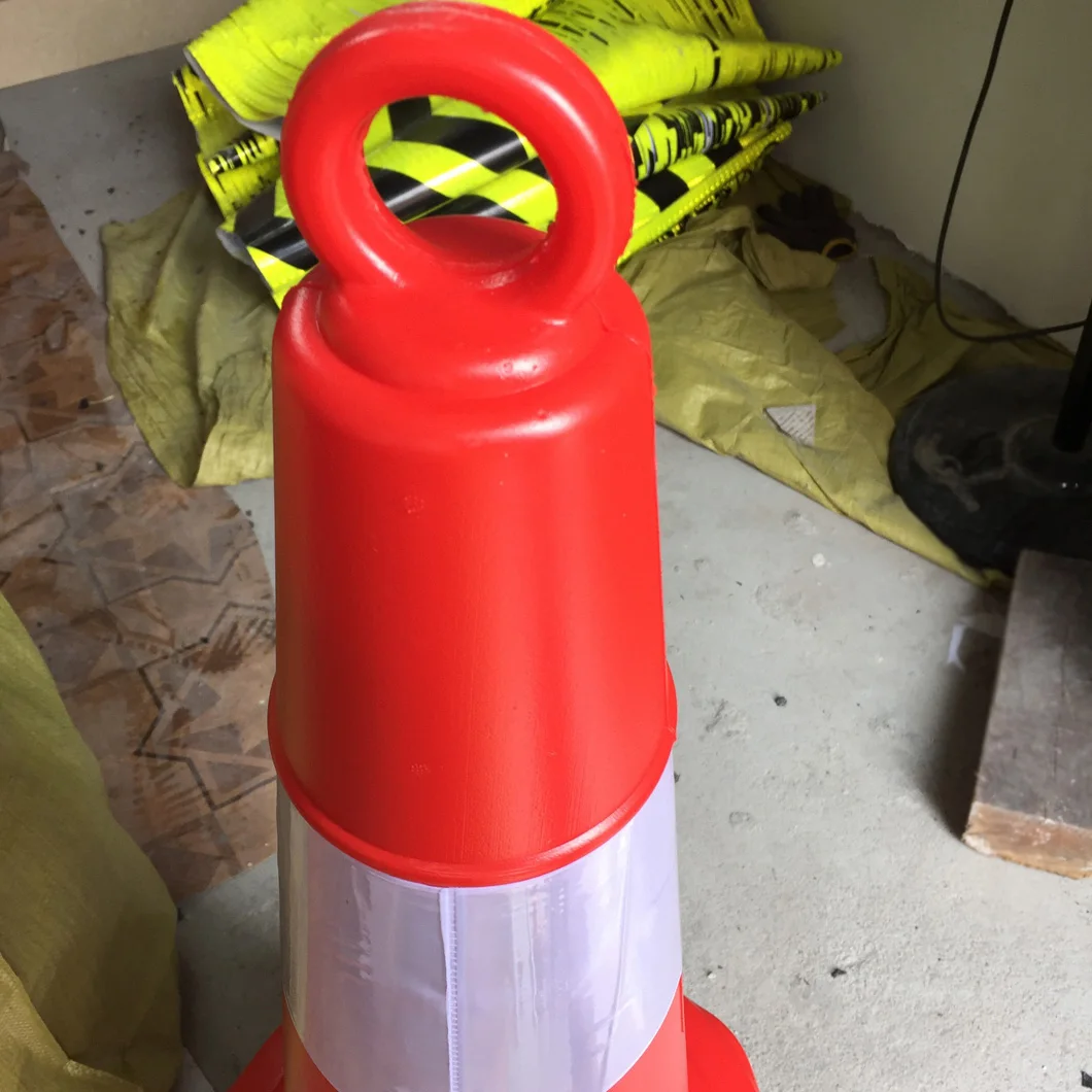 Manufacturers Direct Sales 70cm Reflective Roadblock Plastic Lifting Ring Plastic Traffic Road Cone