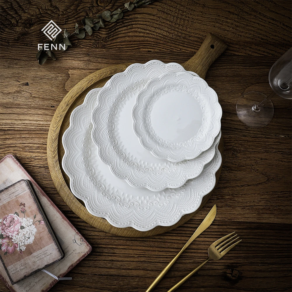 New fashion 5.5/8/10 inch white porcelain dishes plates customizable embossed shallow dish ceramic dinner plate for hotel