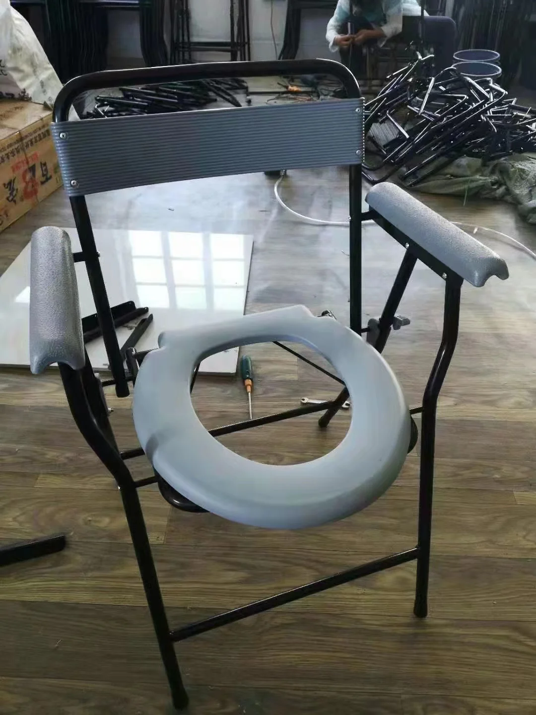 Brother Medical Commode Chair Easy Hydraulic Lifting For Disabled 2023