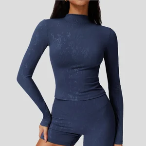 Quick-Drying Seamless Training T-Shirt Crew Neck Tight with Slim Fit Breathable Yoga Tops for Running Workout Long Sleeve design