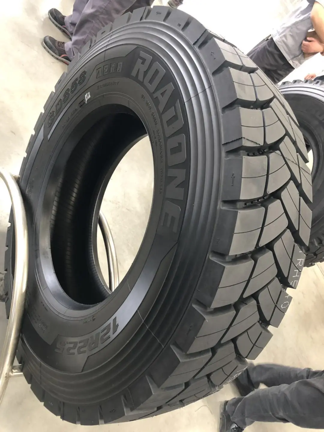 Roadone 295/80R22.5 Truck Tyres - High Quality & Wholesale