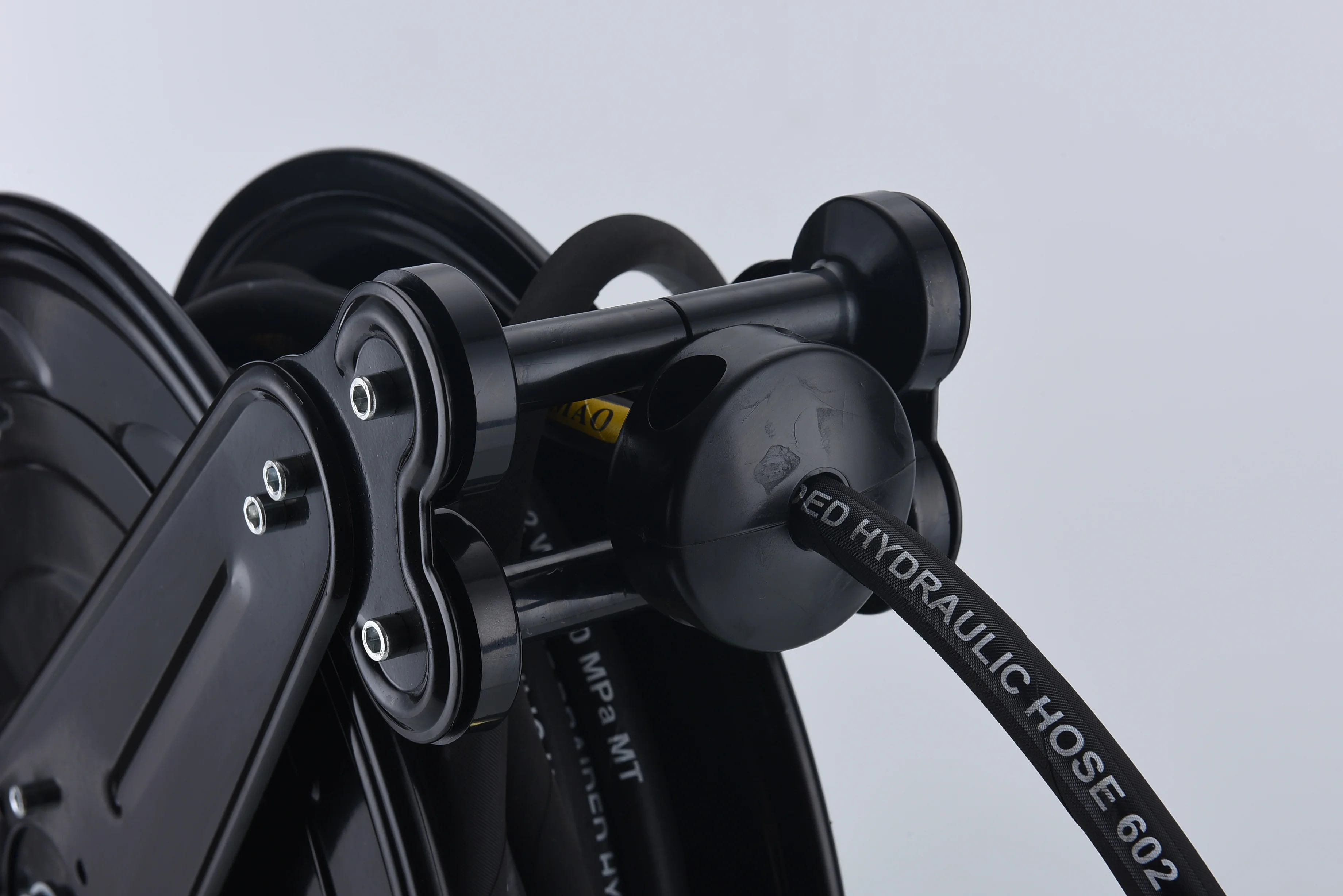 Автоматический выдвижной шланг высокого давления для полива сада