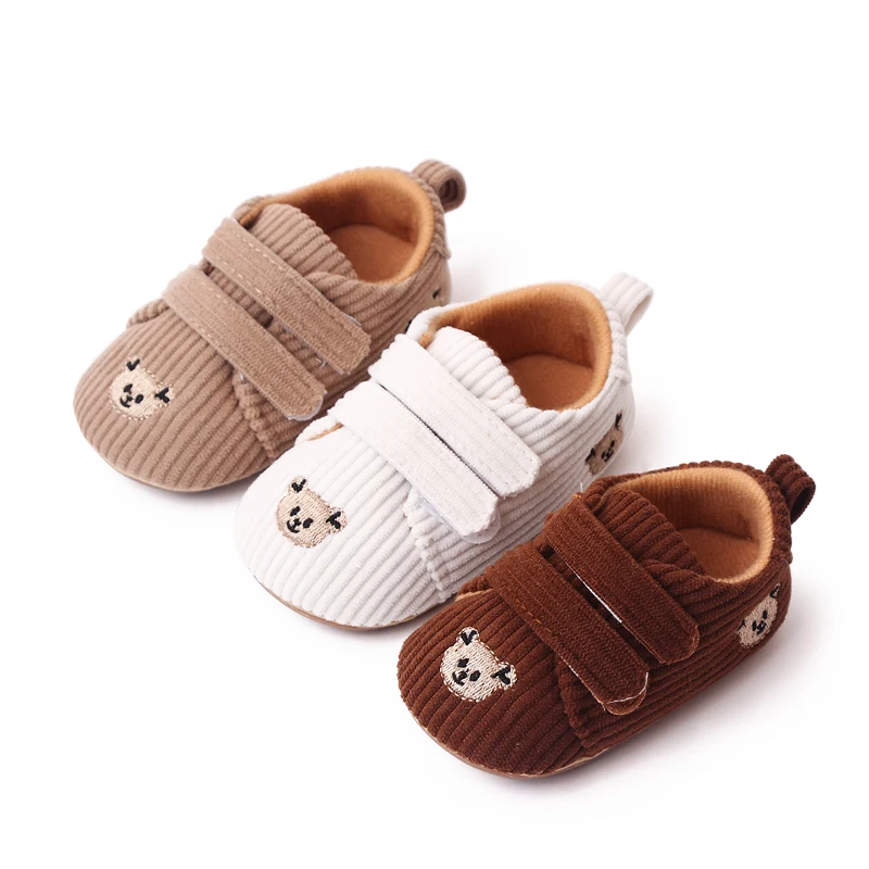 High Quality Soft Anti-slip TPR Outsole Cute Bear Design Newborn Baby Toddler Unisex Shoes supplier