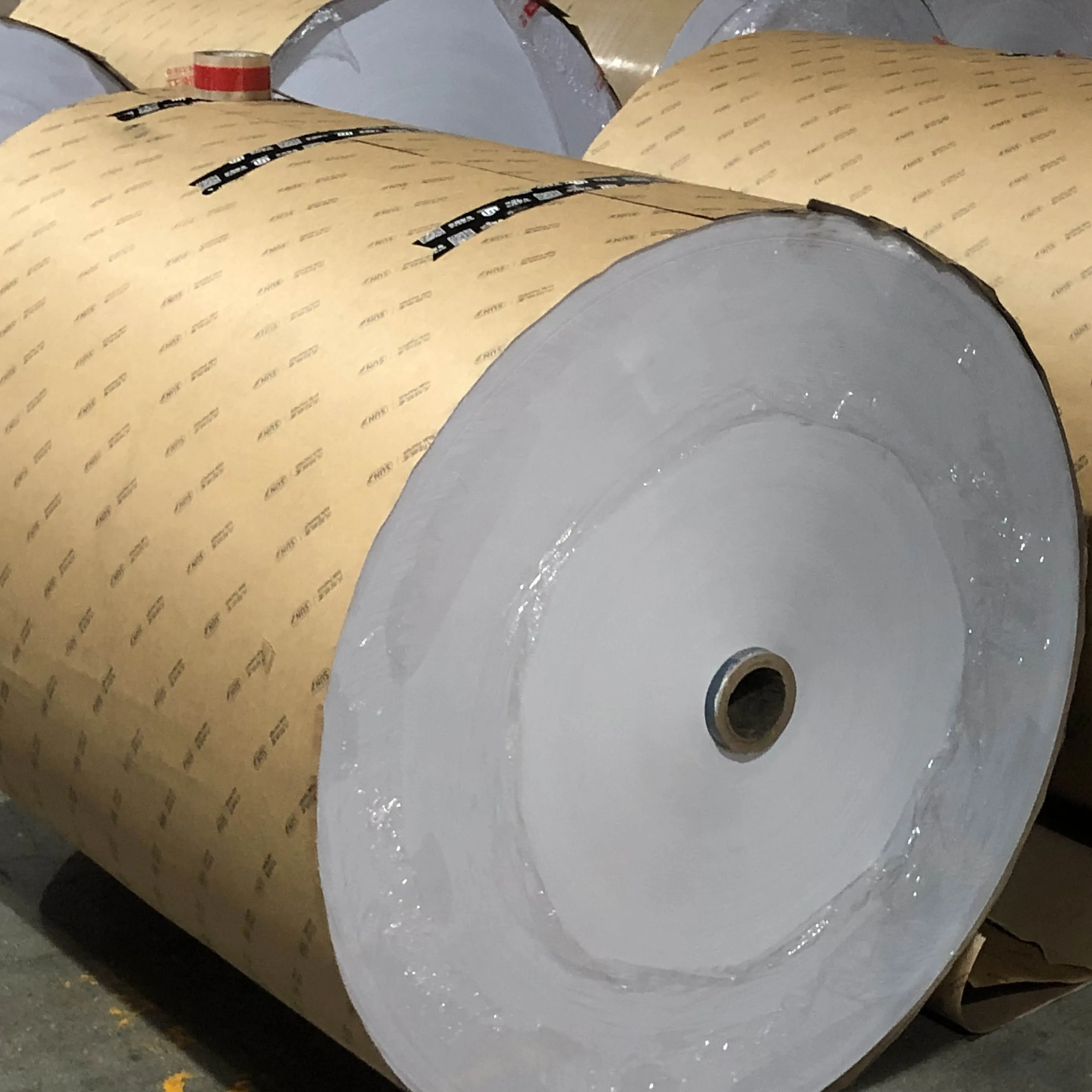 Sticker Art Paper Jumbo Roll Top Coated Self Adhesive Vinyl Roll Self Adhesive Paper Roll for Thermal Label Stickers