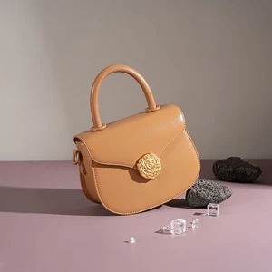 Good Retro Women Genuine Leather Saddle Handbag Fancy Pattern Hardware Real Leather Women Shoulder Bag