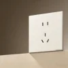 Five-hole socket