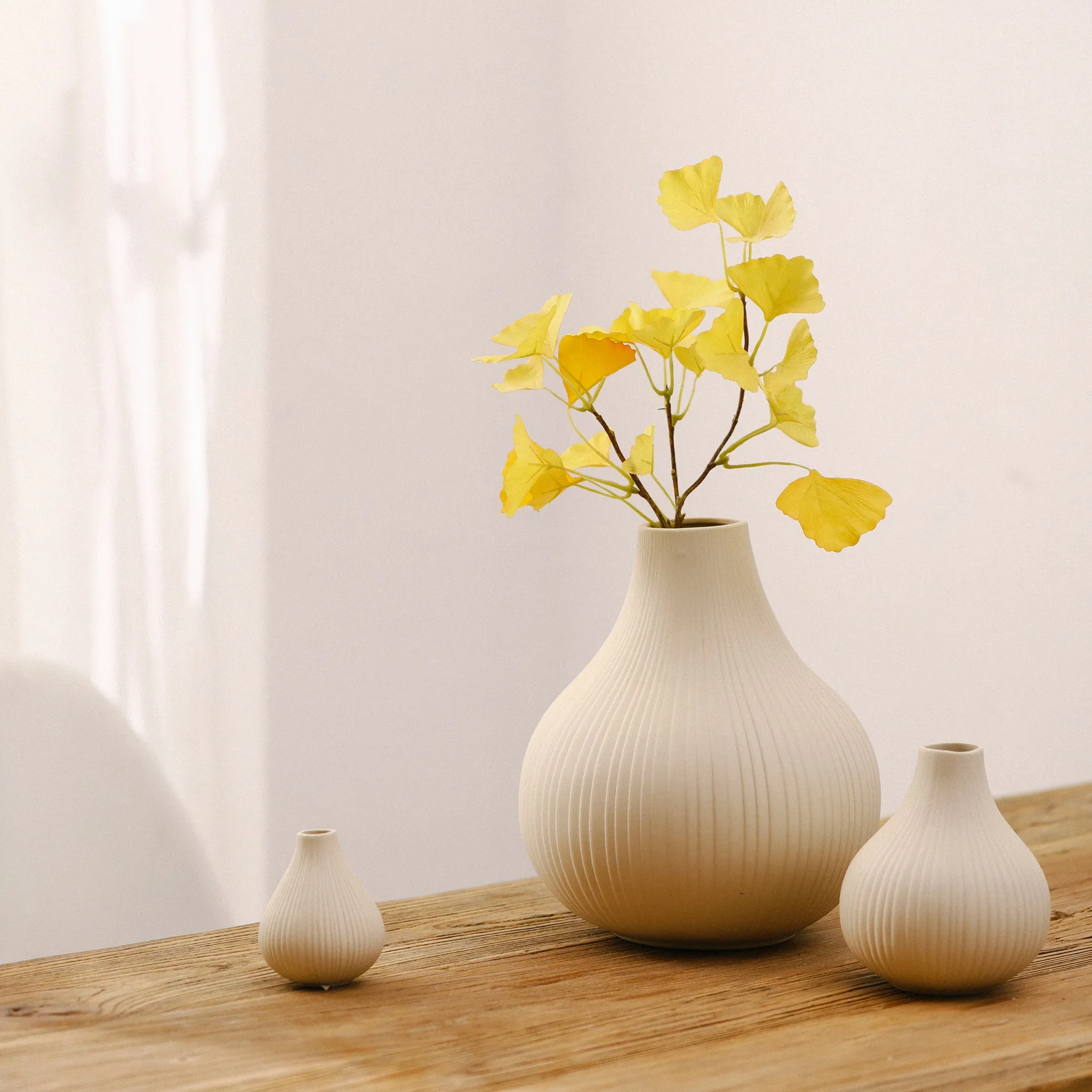 Nordic Modern Matte Black Ceramic Flower Vase Handmade Porcelain Eco-Friendly Tabletop Decoration Home Wedding Small European