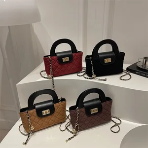 Elegant Pu Leather Classic Crossbody Bag for Women Large Capacity Commuting Design with Solid Color Very Trendy