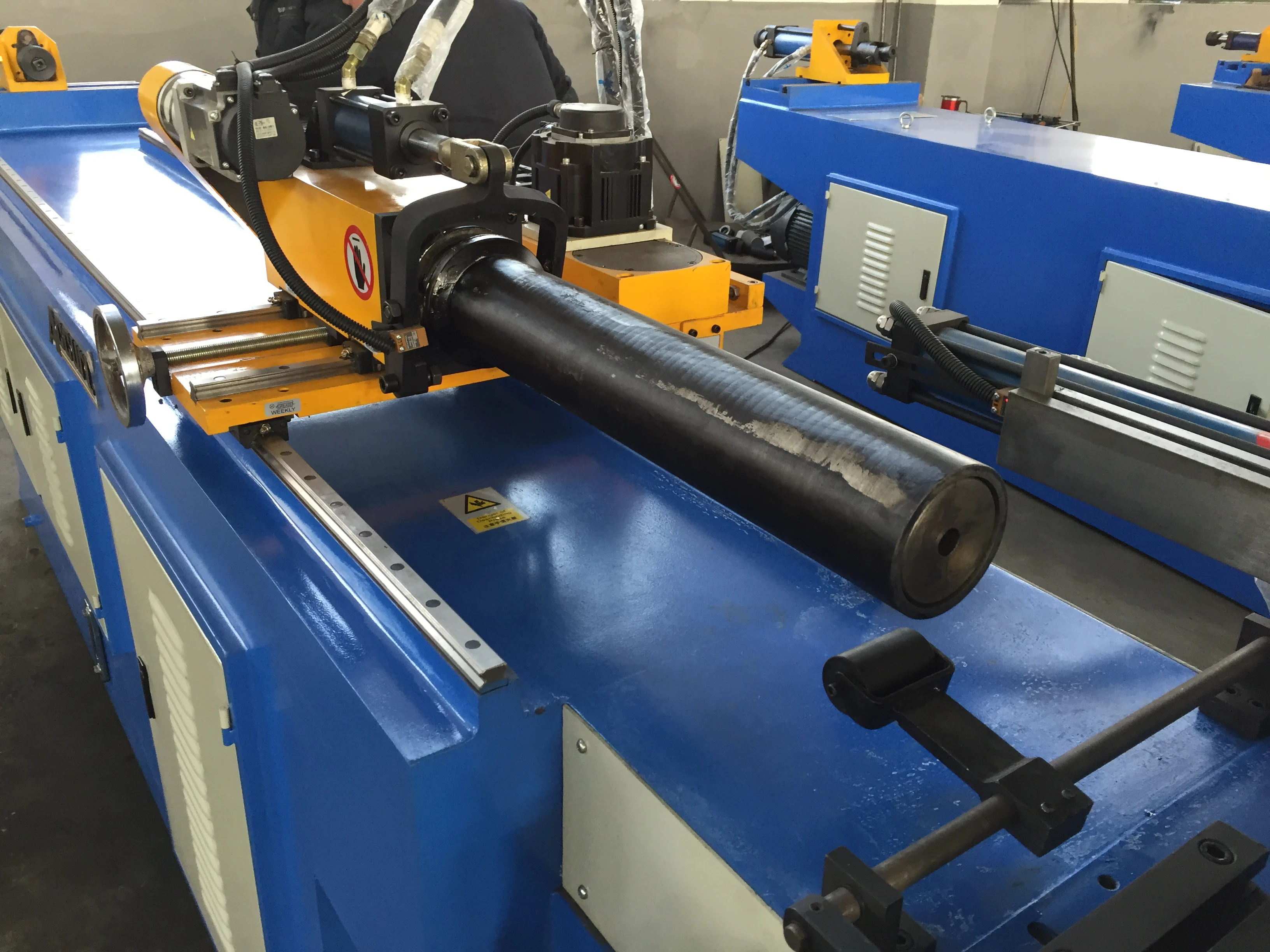 Accurl 129NC Pipe and Tube Bending Machine Tube Bender with Easy-to-read Degree Indicator to Help Achieve Correct Bend Degrees