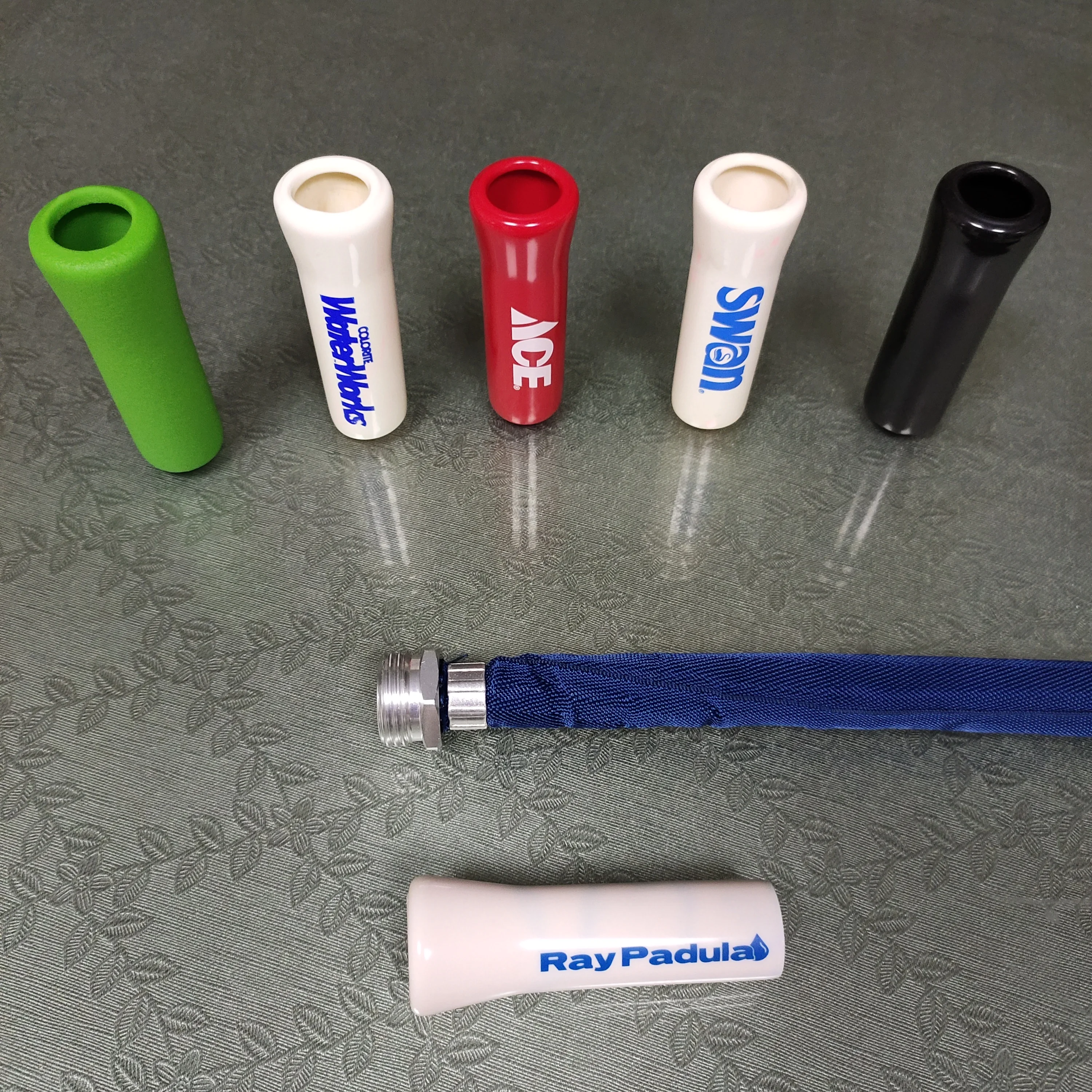 Виниловые пластиковые ограничители для шлангов и шлангов