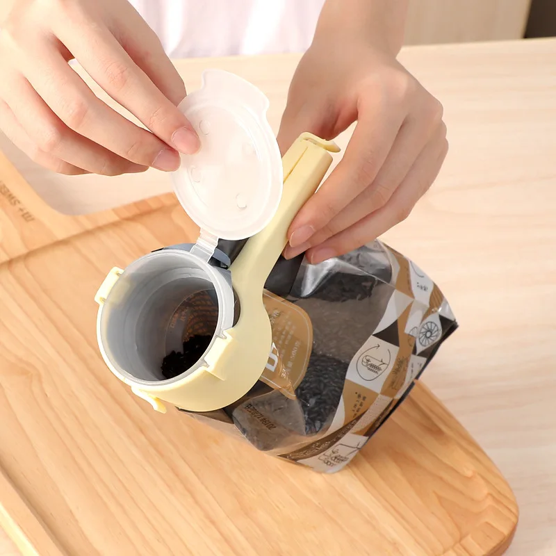 Plastic closing bag Large Food Snack Bag tools Storage Sealing Clips Seal Clamp Plastic kitchen accessories Pour Spout with lid