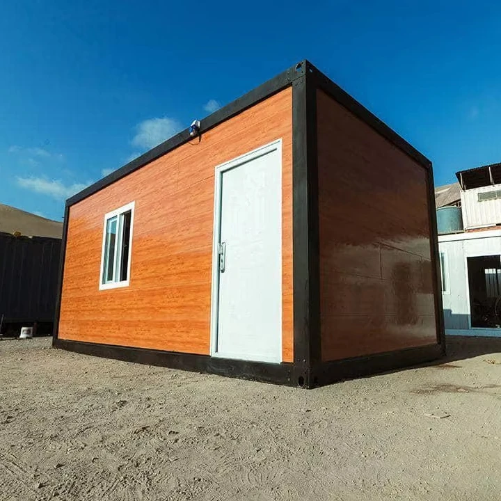 Modern Stylish Customizable Modular Home Outdoor Popular Casas Prefrafricadas Glass Container House with Full Bathroom