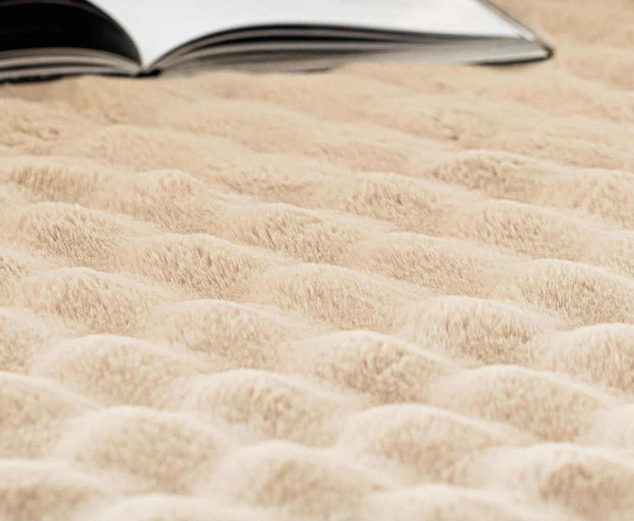 Fluffy Large Oval Area Rug 3D Faux Rabbit Carpet Soft Plush Carpets for BedroomRoom Furry Kid's Room Shaggy Rug