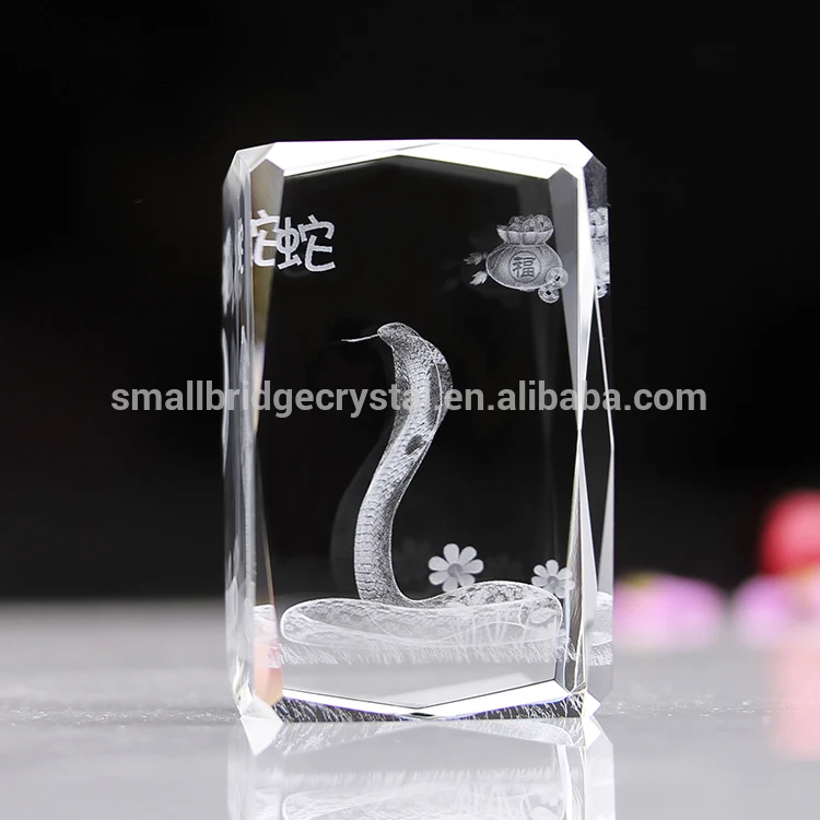 Nouvel arrivage de cube en cristal laser 3D en forme de serpent pour cadeaux promotionnels