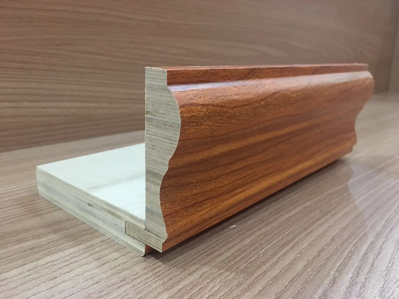 Машина для обработки древесины дверей и ПВХ машина упаковки профилей