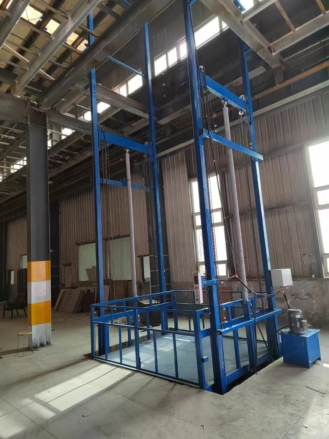 Commercial Electric Hydraulic Wall-Mounted Industrial Cargo Lift Guide ...