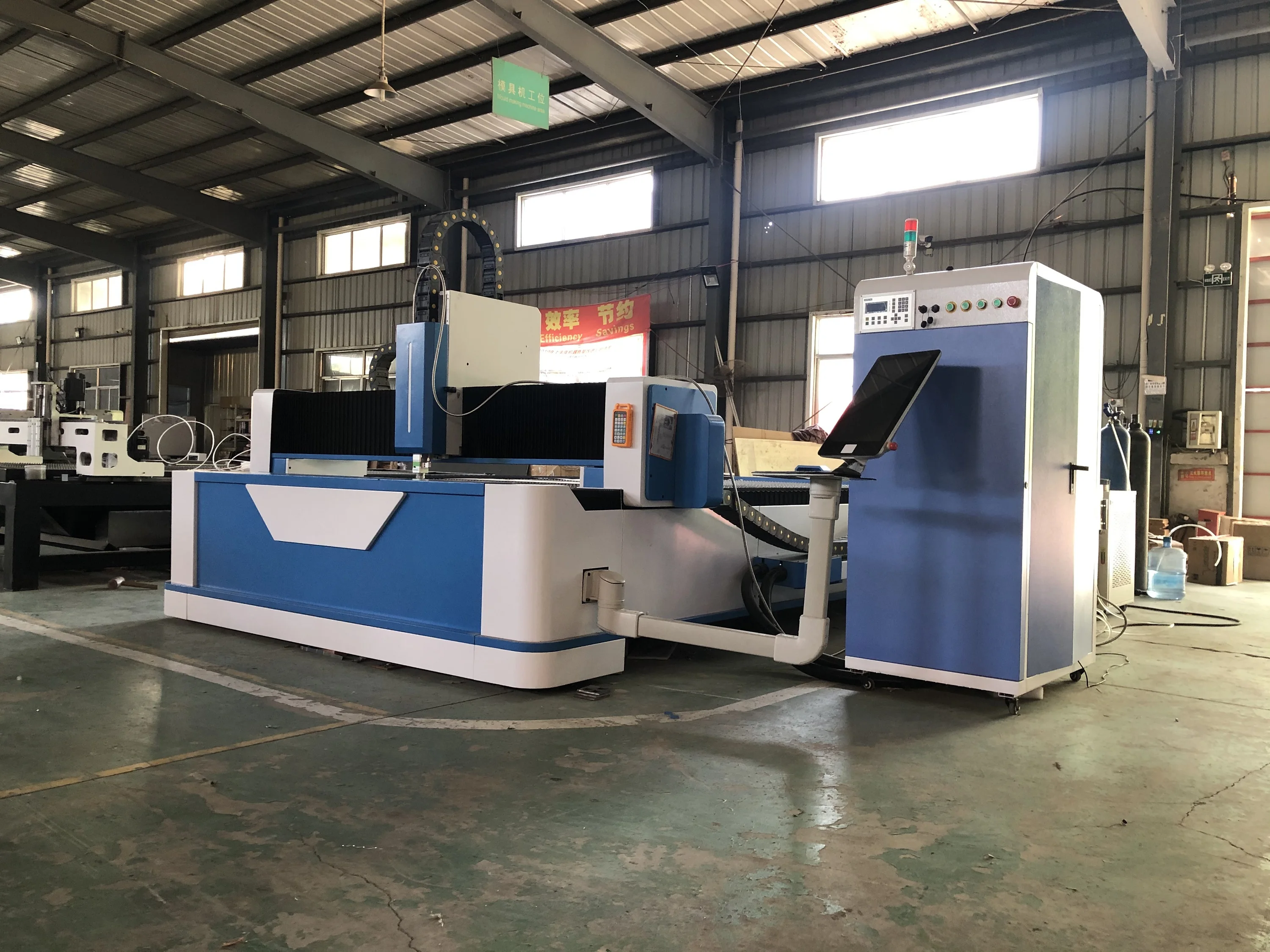 厂家不锈钢激光切割1325/1530/2040毫米光纤激光切割机