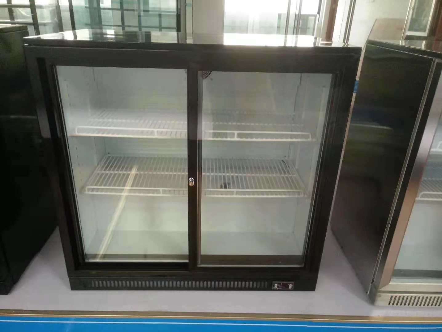 ビールバークーラーディスプレイ飲料冷蔵庫ショーケースビール缶冷蔵庫