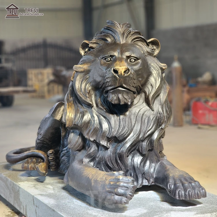 Antique Wildlife Metal Sculpture Big Outdoor Bronze Lion Statues Yard Decor