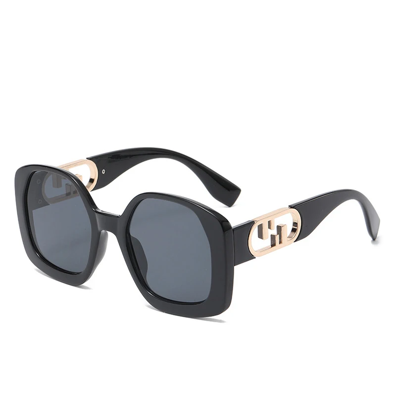 Shop Our Unique Oversized Luxury Leopard Print Sunglasses display picture 2