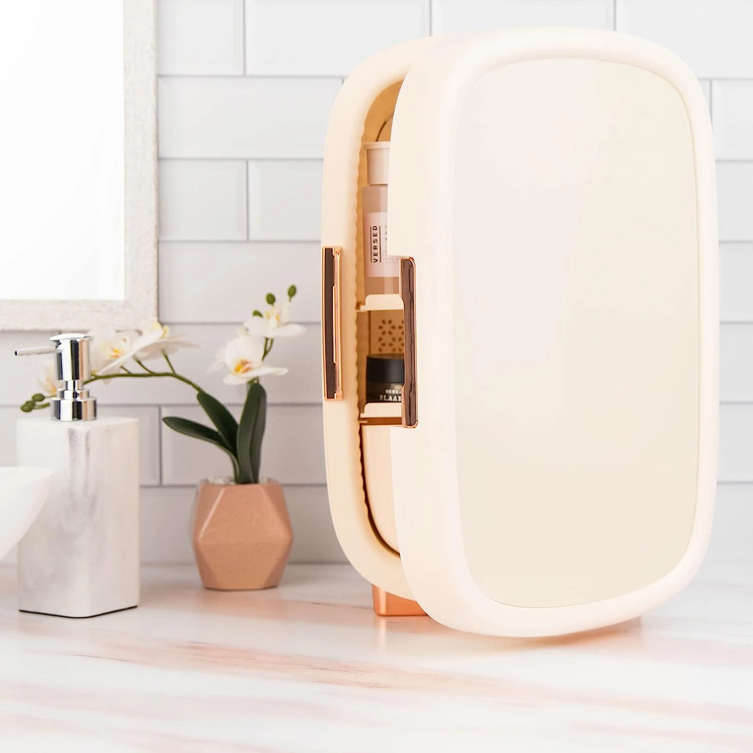 Portable 12L White Mini Beauty Fridge Skincare Fridge Pink Small Cosmetic Fridge