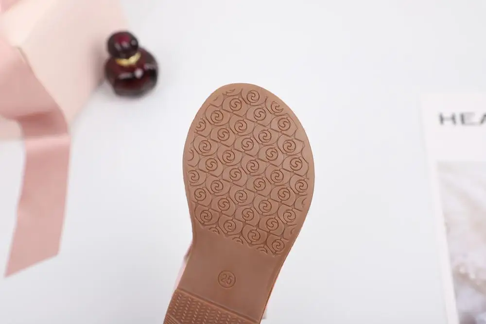 Пользовательские Новая мода девушки совершенно другого цвета кожи целлюлозно-дно для пляжного отдыха детские сандалии