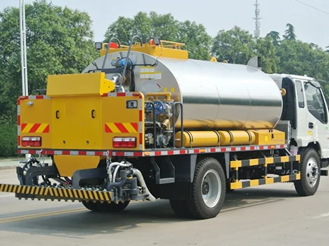 8cbm Asphalt Distributor Machine XLS803