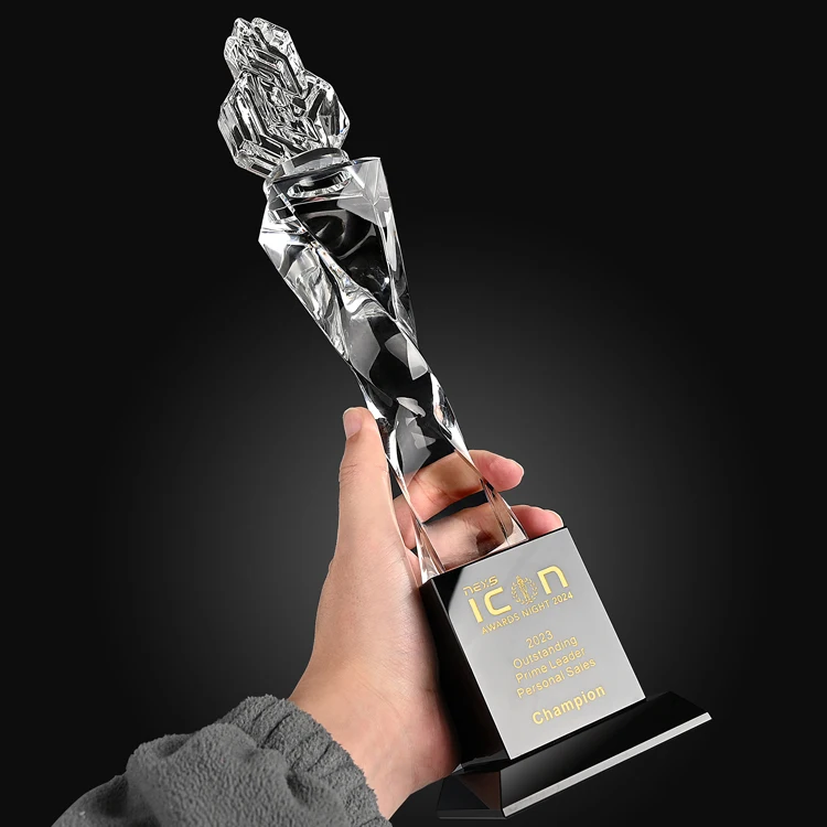 Brilhando Alta Qualidade Personalizado Design de Troféu de Cristal Forma K9 Cristal Prêmio Troféu Presente Souvenir