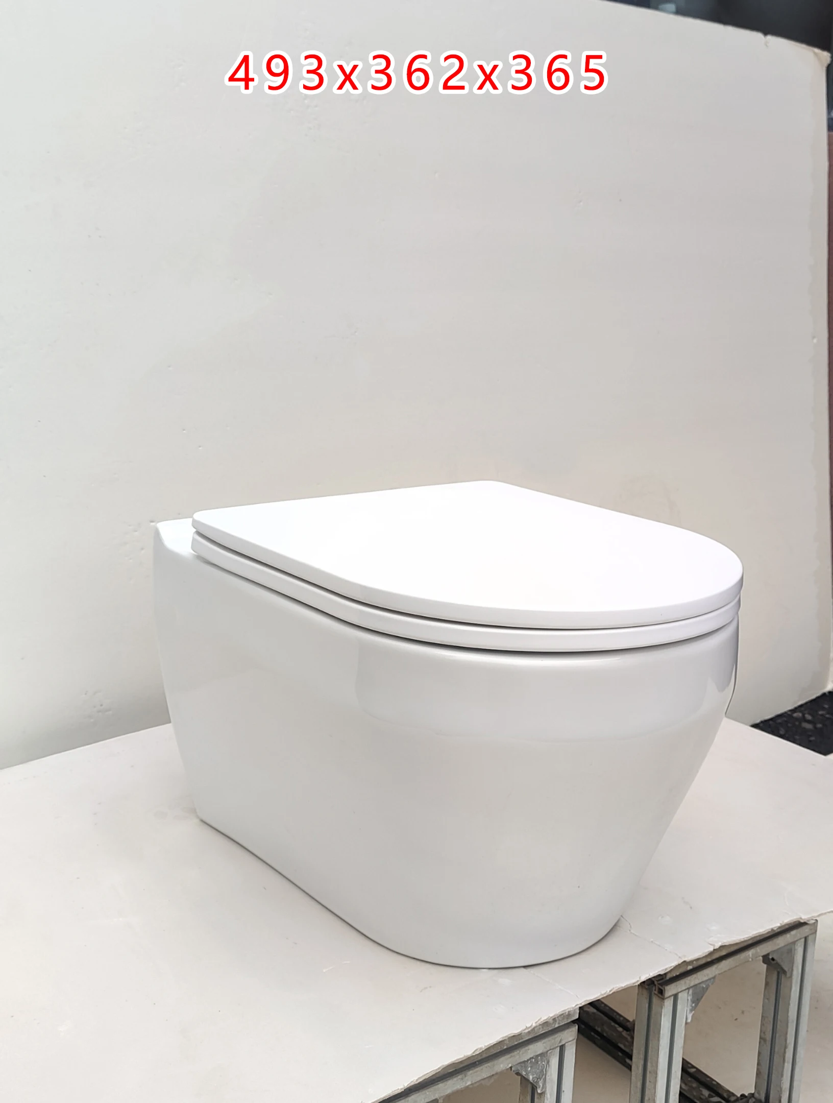 Medyag New Tornado Wall Hung Toilet Single Hole Wash Down Toilet Europe Hot Ceramic Wall Mounted Toilet factory