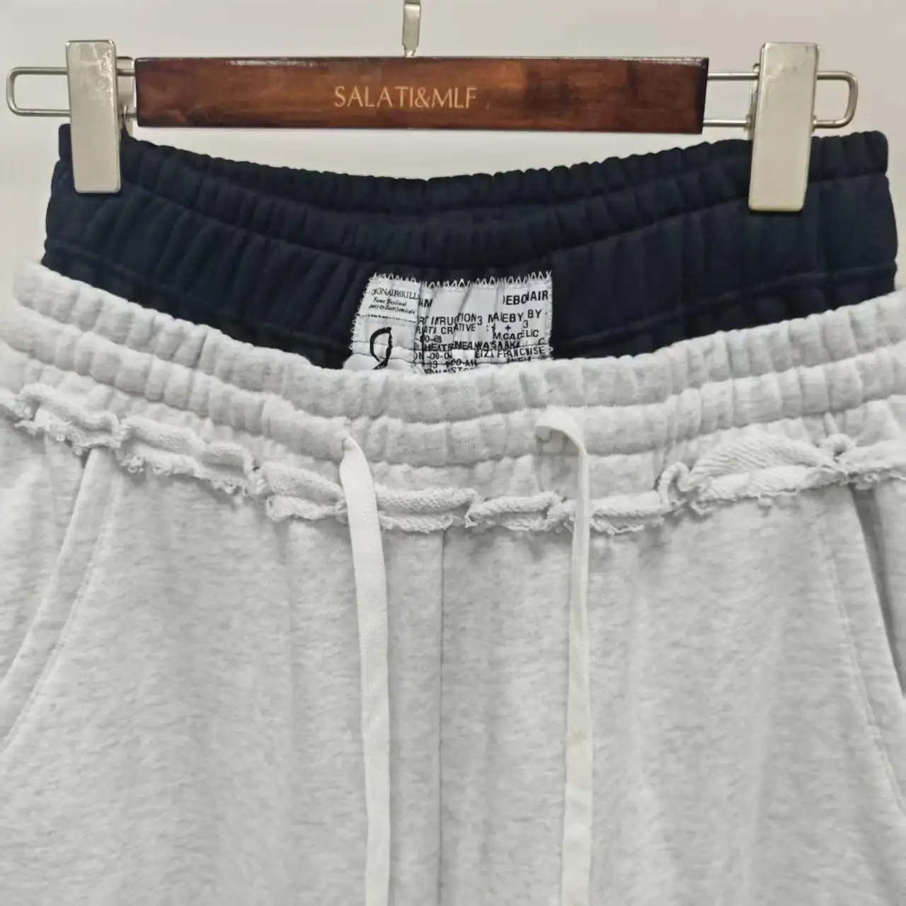 Wholesale Custom Logo Gray Cotton Double Waistband Baggy Drawstring Raw Hem Streetwear Knee Length Casual Men Sweat Shorts gallery 3