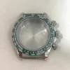 Boîtier en acier, lunette verte