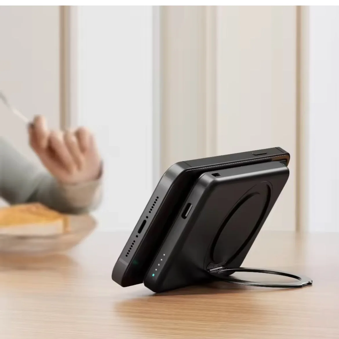 Magnetic 10000mAh Wireless Power Bank Stand - Image 4