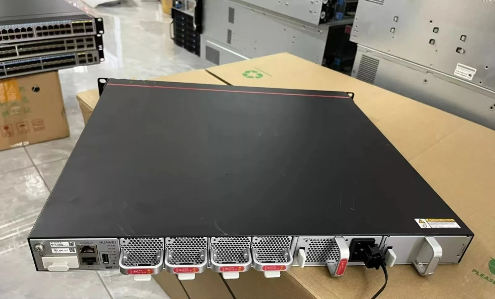 Brand New CloudEngine S5735-L48P4XE-A-V2 Switch 48-Port Gigabit Ethernet PoE Enterprise Network Switch