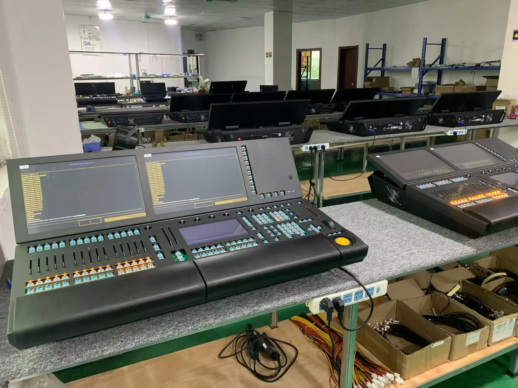 Professional 512 DMX Stage Lighting Console - Tiger Touch Quartz