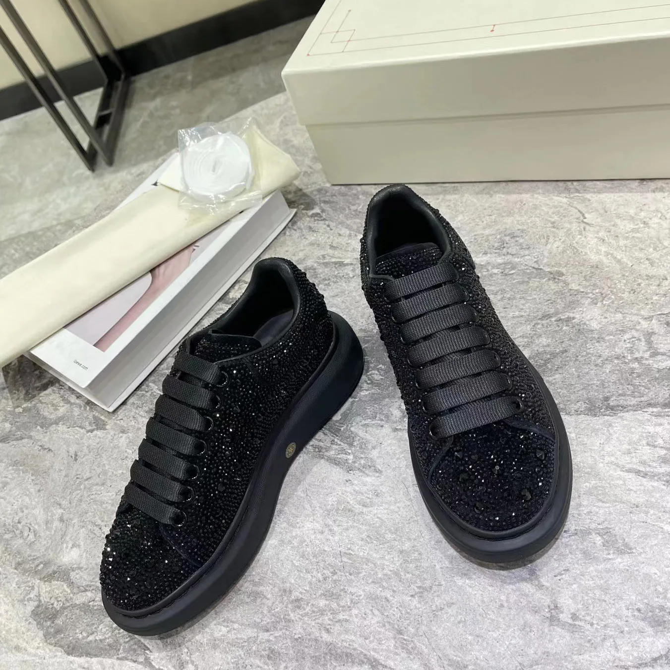 New Alexan lovers casual mens shoes thickened soles nonslip womens sports shoes