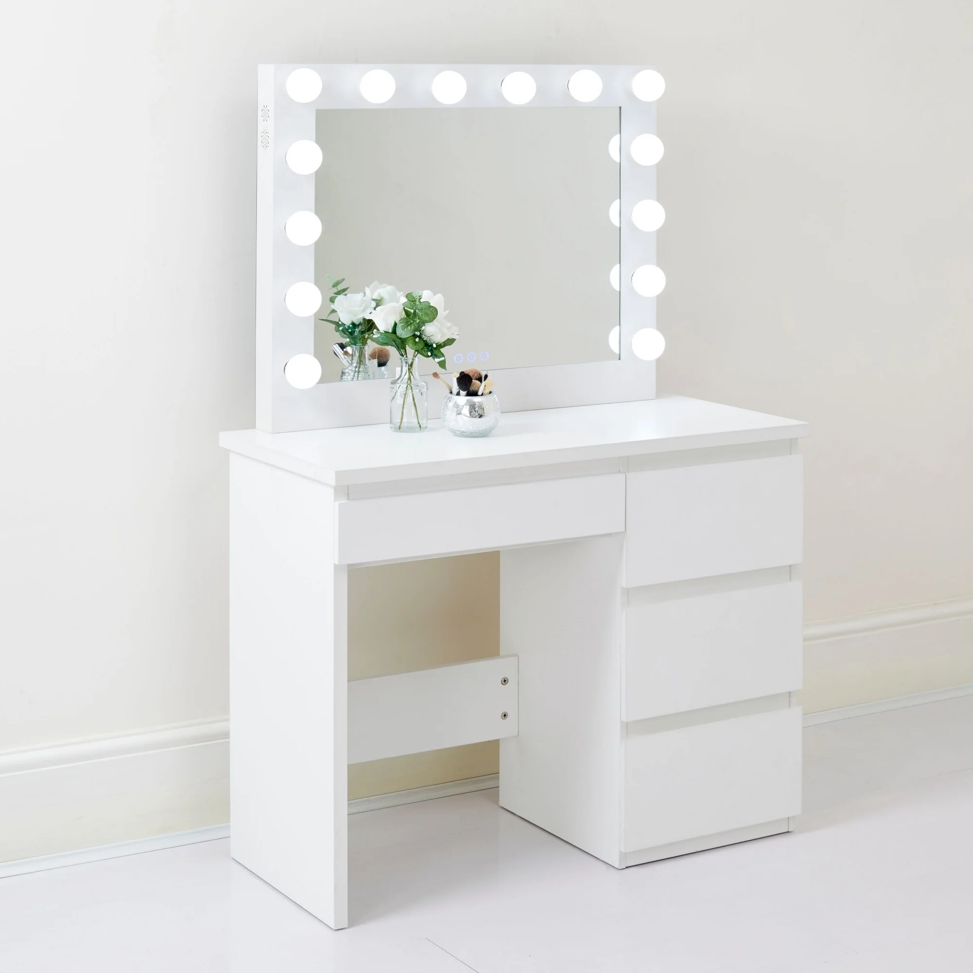 hollywood vanity table with lights