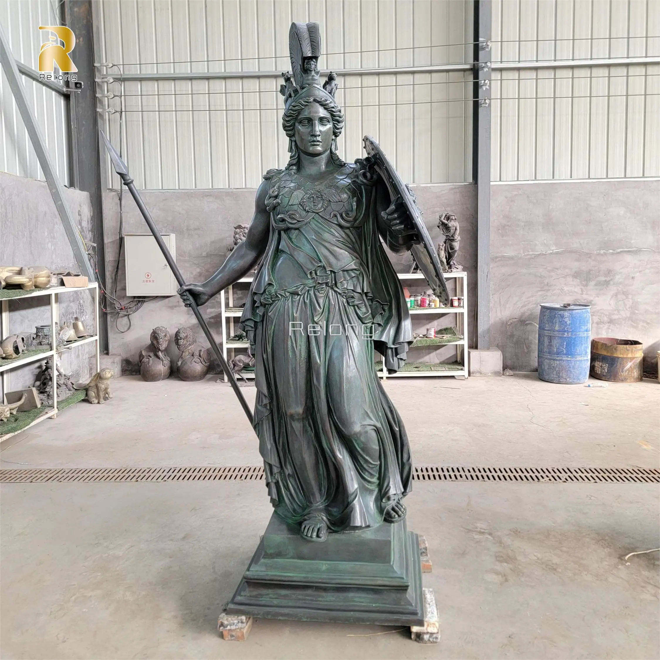 ローマ女性戦士ブロンズ像 - アンティークスタイルの屋外用彫刻販売