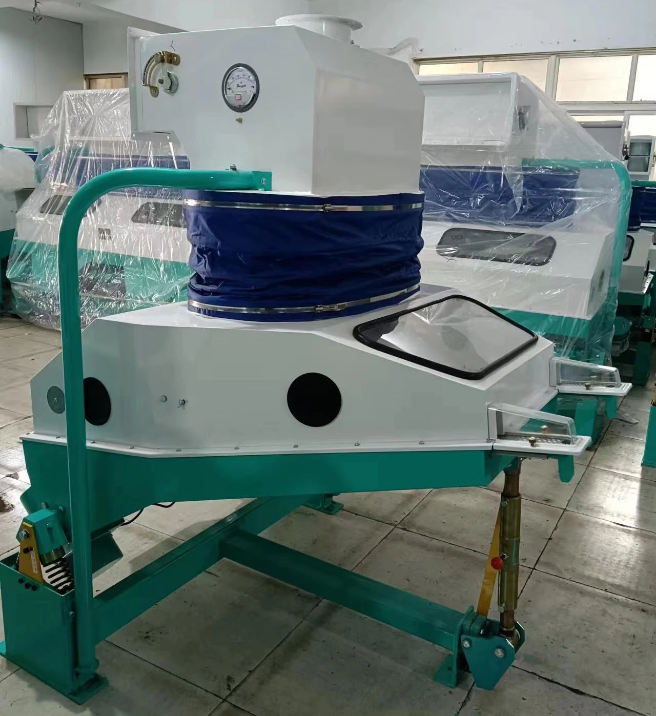 Vibration Motor Gravity Separate Stone Machine Rice Stoner Paddy Stoning Machine Paddy Destoner for Rice Mill Plant