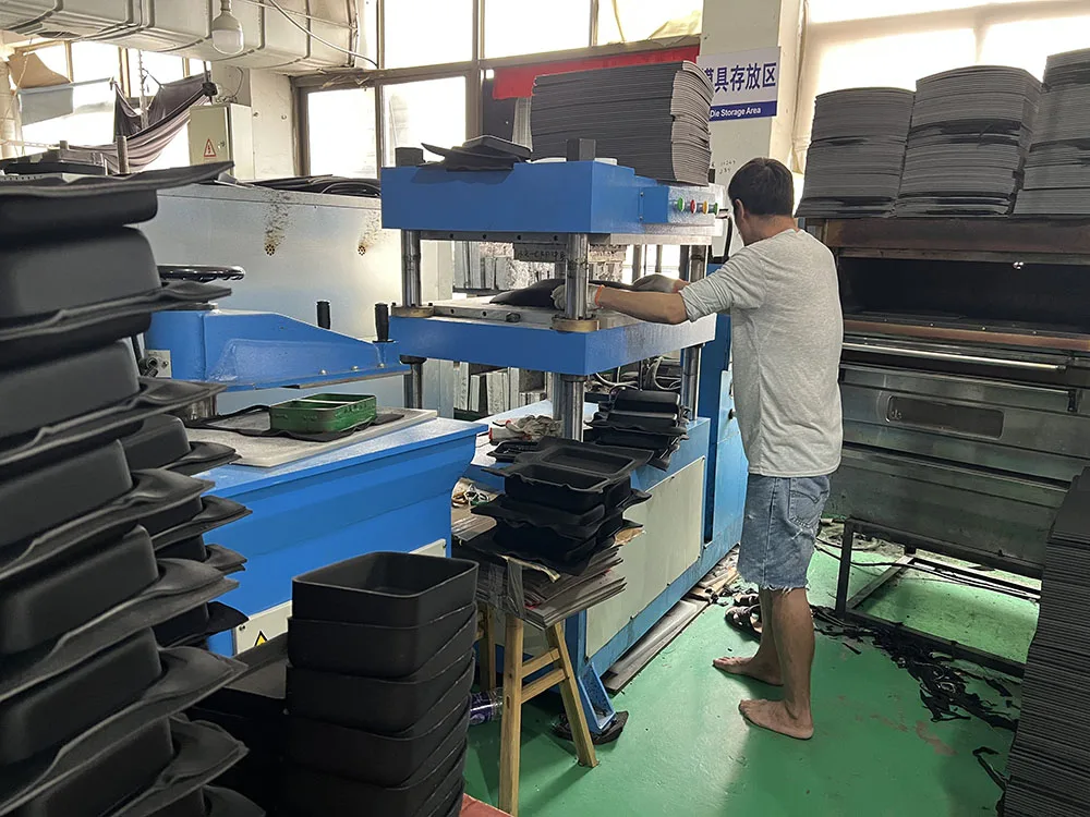 Dongyang Yirong Luggage Co., Ltd. 2