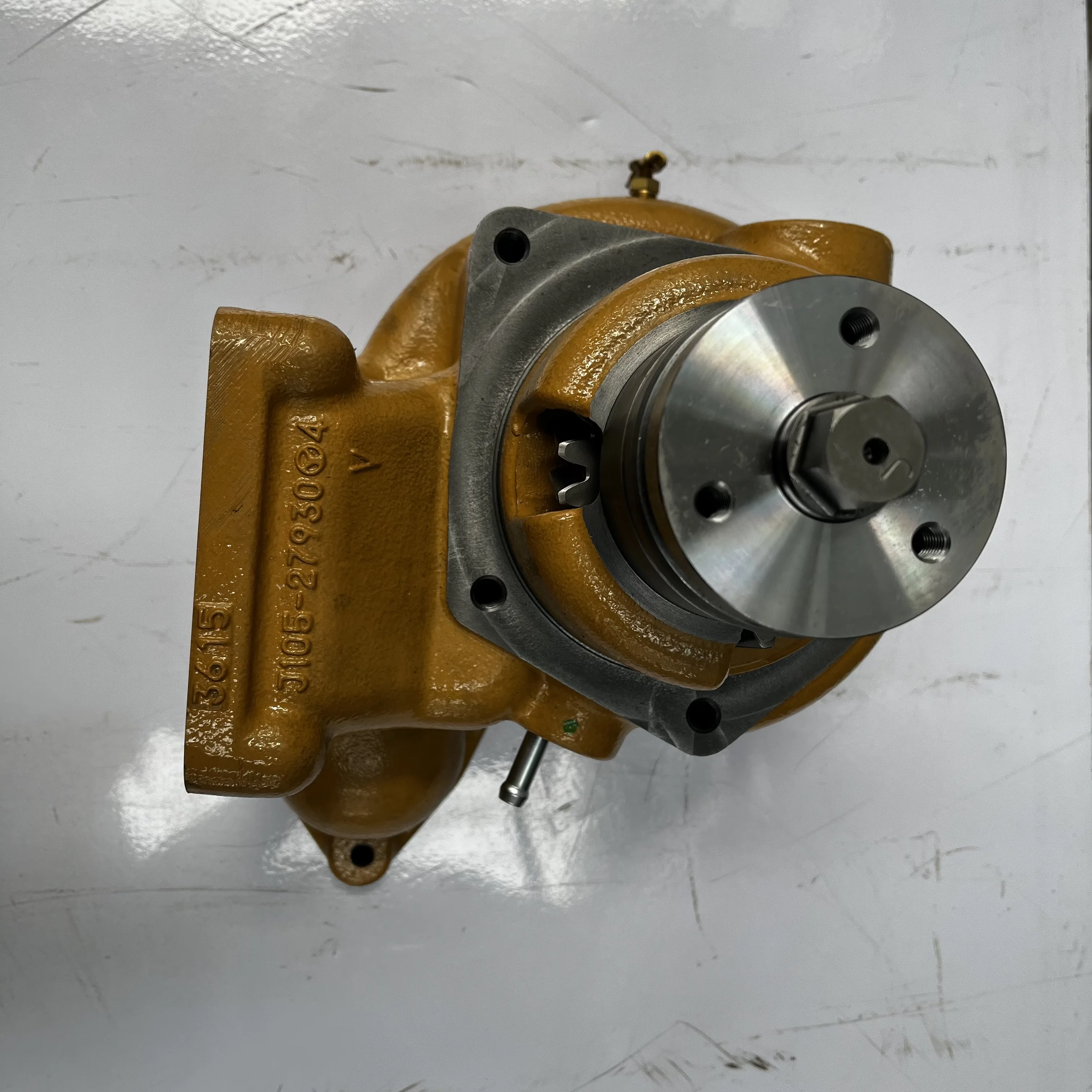 Genuine Water Pump Assembly 6261-61-1204 for Komatsu Engines